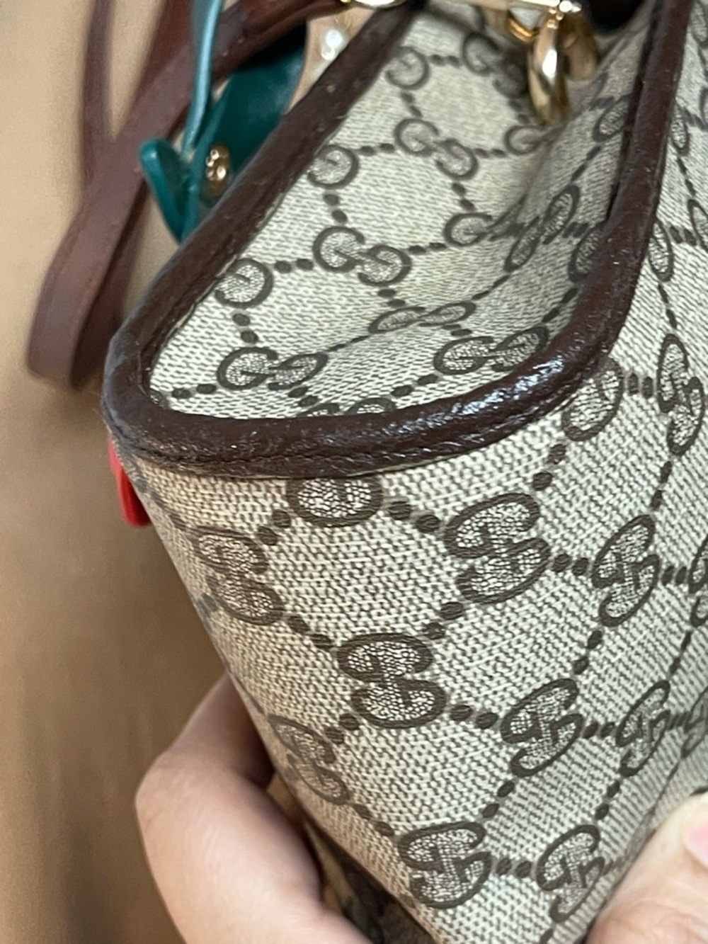 Authentic Gucci vintage Gucci GG canvas crossbody bag 97.01.037 - Picture 8 of 15
